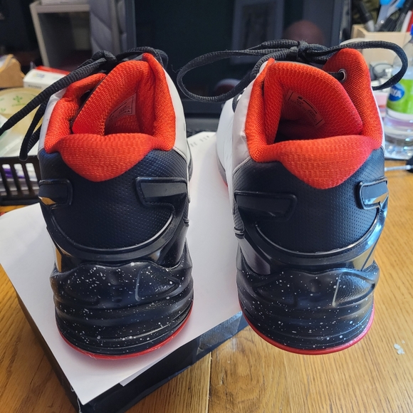 Man's Sneskers - Picture 3 of 10